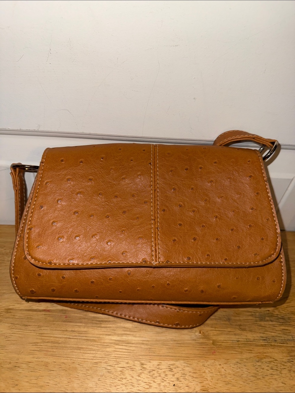 Liz Claiborne Brown Faux Ostrich Crossbody Bag - Picture 2 of 7
